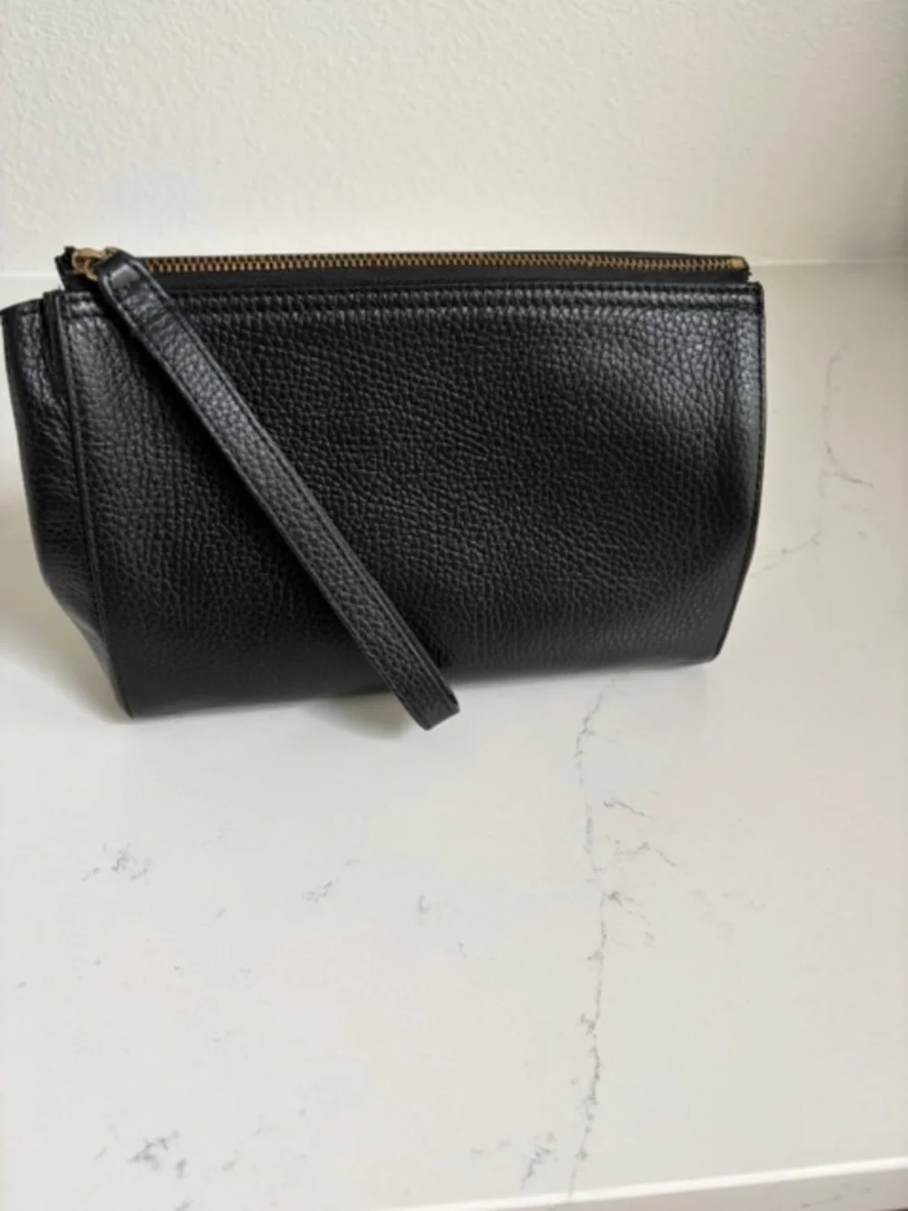 Cuyana Pebbled Leather Wristlet Clutch Black Discontinued
